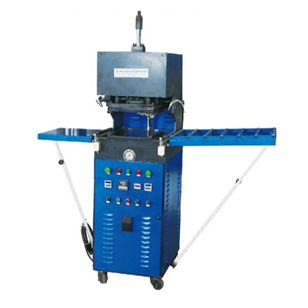 Máy cắt đế giày tự động